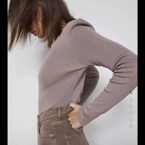 Zara - Shoulder Pad Sweater - Picture 3 of 6